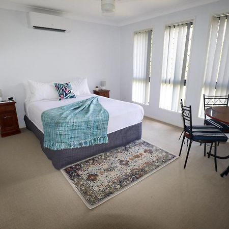 Blk Stays Guest House Deluxe Units Morayfield Kültér fotó