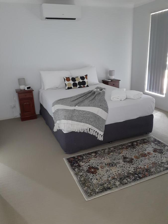 Blk Stays Guest House Deluxe Units Morayfield Kültér fotó