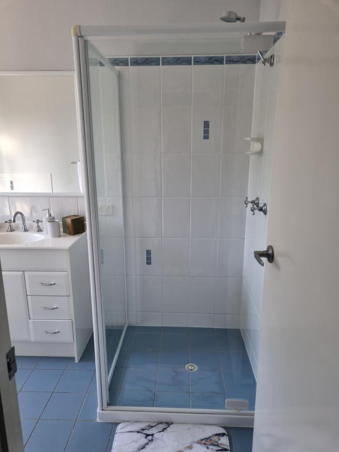 Blk Stays Guest House Deluxe Units Morayfield Kültér fotó