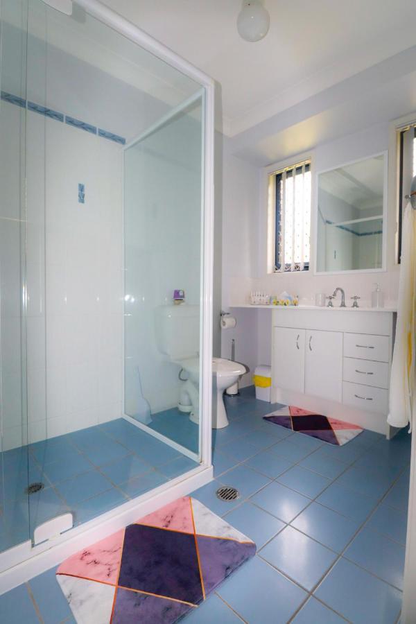 Blk Stays Guest House Deluxe Units Morayfield Kültér fotó