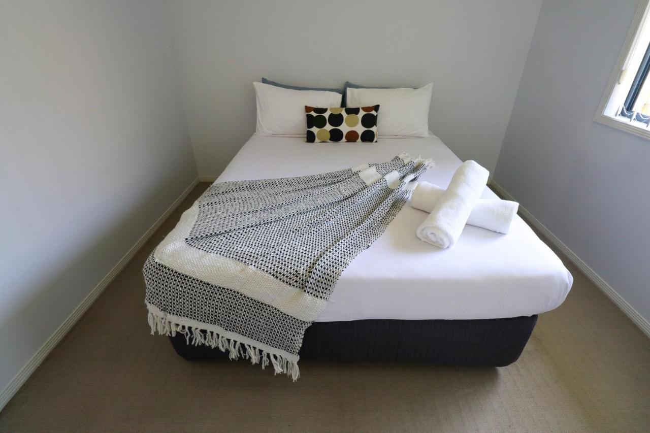Blk Stays Guest House Deluxe Units Morayfield Kültér fotó